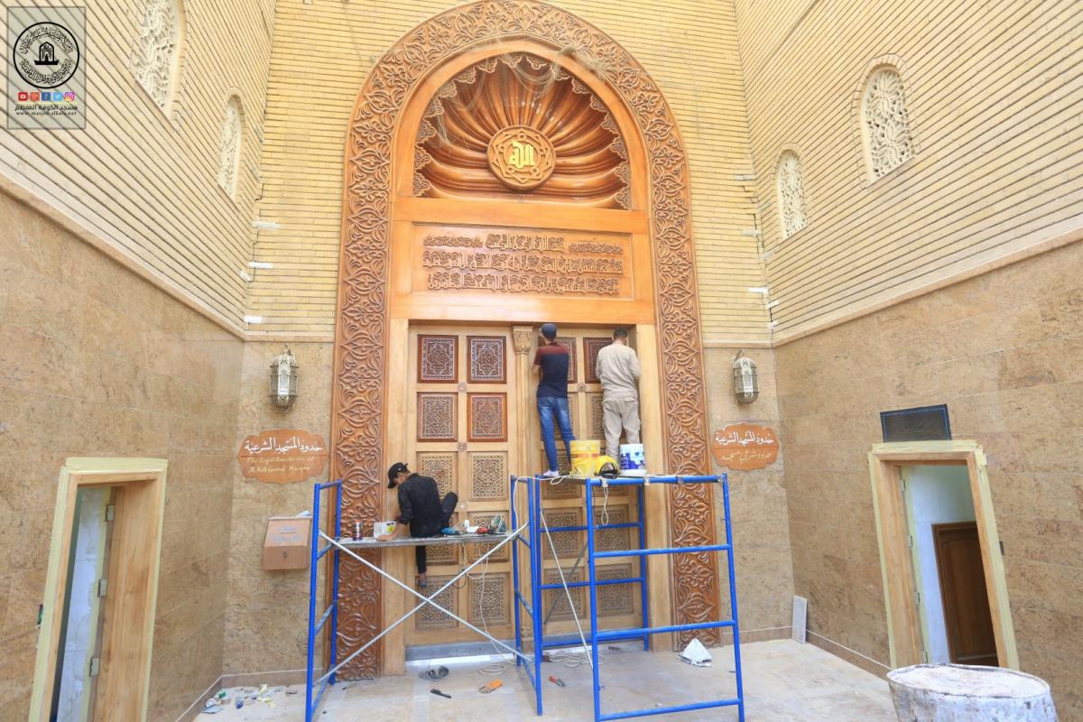 بالصور .. المراحل الاخيرة لمشروع بناء غرف التفتيش في باب الرحمة لمسجد الكوفة المعظم