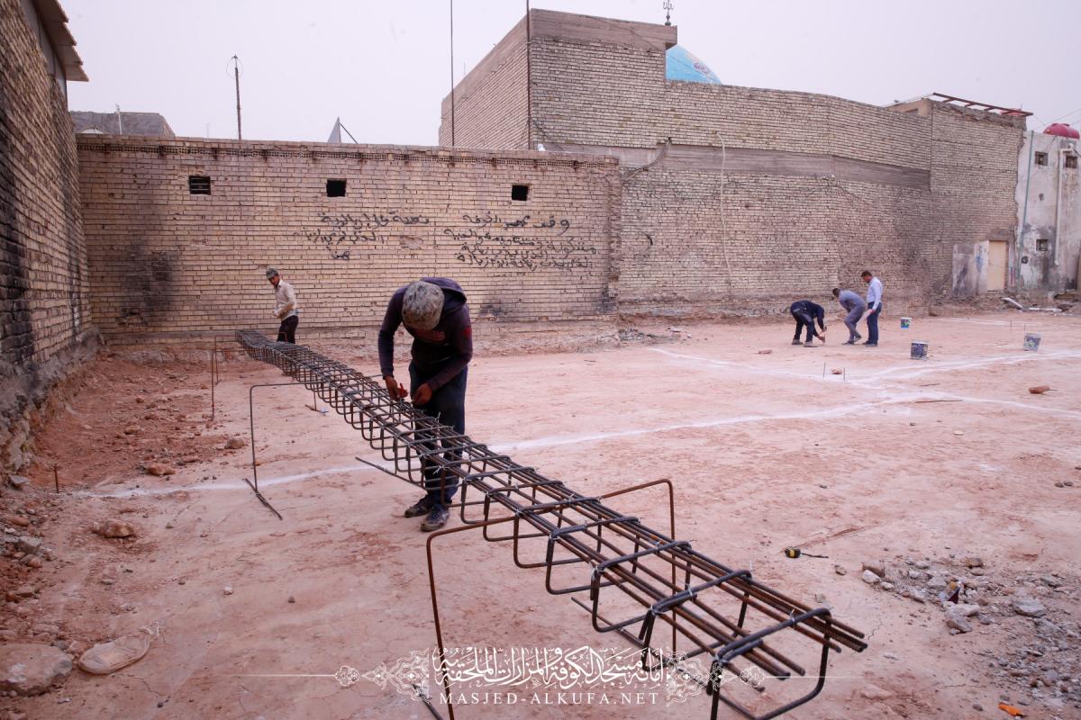 من اجل توفير الخدمات للزائرين .. الكوادر الهندسية تشرع بإنشاء مجاميع صحية قرب مسجد الكوفة المعظم